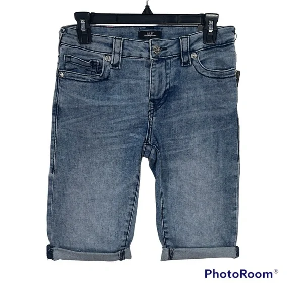 True Religion Riley knee length shorts light Wash mid rise Bermuda shorts Sz 26 - Picture 1 of 11